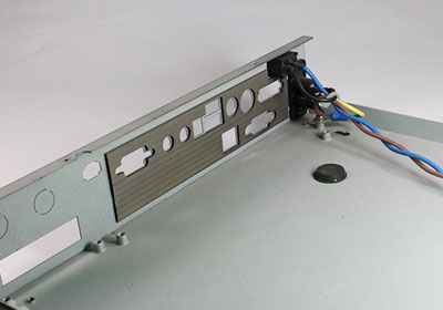 Case of attaching conductive foam gasket to PC case